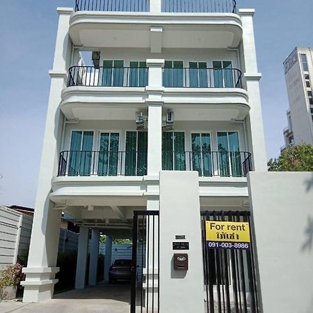Teak Villa Bangkok Luaran gambar