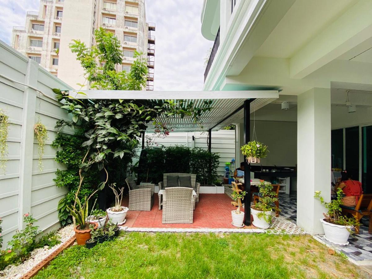 Teak Villa Bangkok Luaran gambar