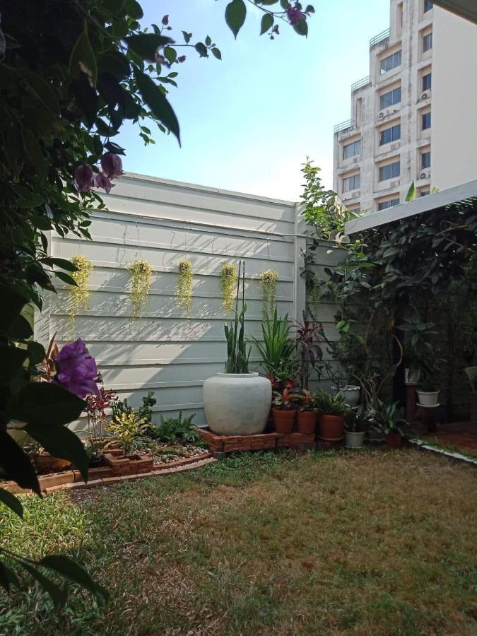 Teak Villa Bangkok Luaran gambar