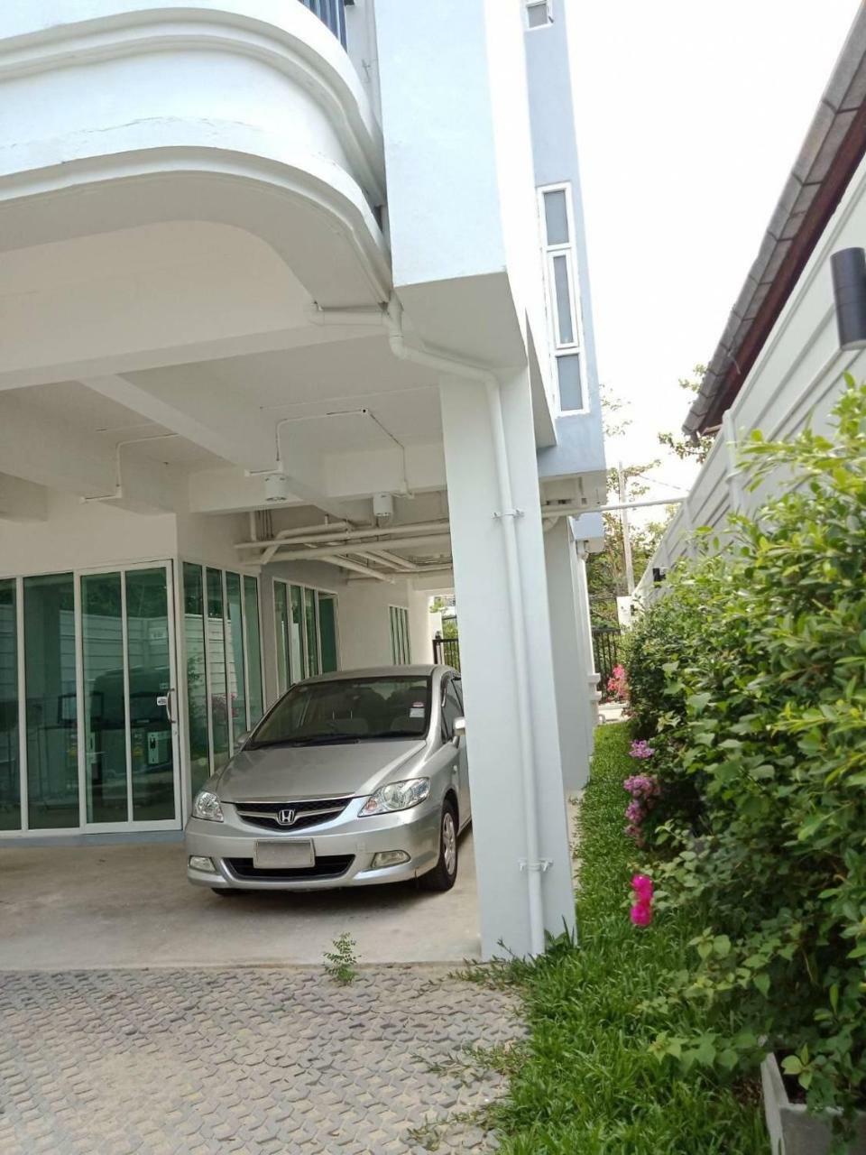 Teak Villa Bangkok Luaran gambar