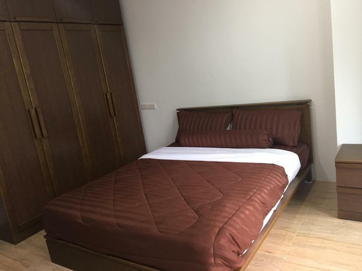 Teak Villa Bangkok Luaran gambar
